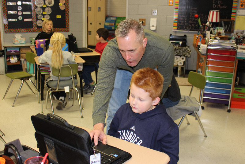 Sperry Public Schools Second Grade Students Pilot Chromebooks as