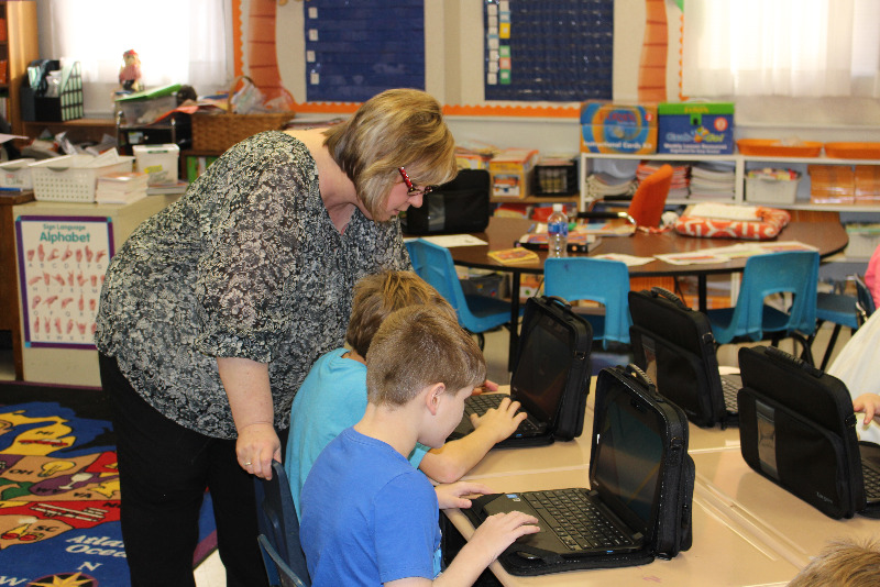 Sperry Public Schools Second Grade Students Pilot Chromebooks as